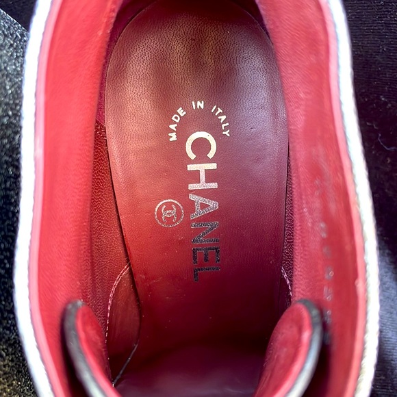 CHANEL SILVER METALLIC LEATHER  HIGH HEEL ANKLE BOOTIES ! - 9 - GORGEOUS !🔥💋 - Picture 8 of 15